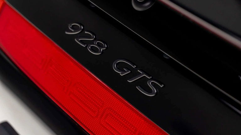 Porsche 928 GTS