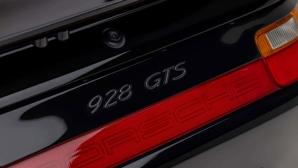 Porsche 928 GTS