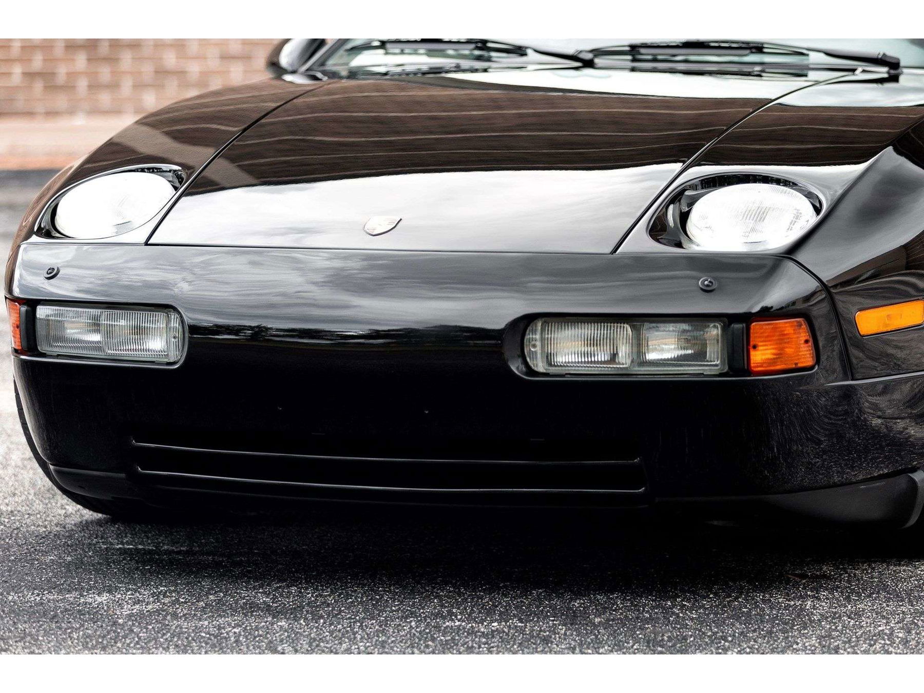 Porsche 928 GTS 1993 - elferspot.com - Marketplace for Porsche