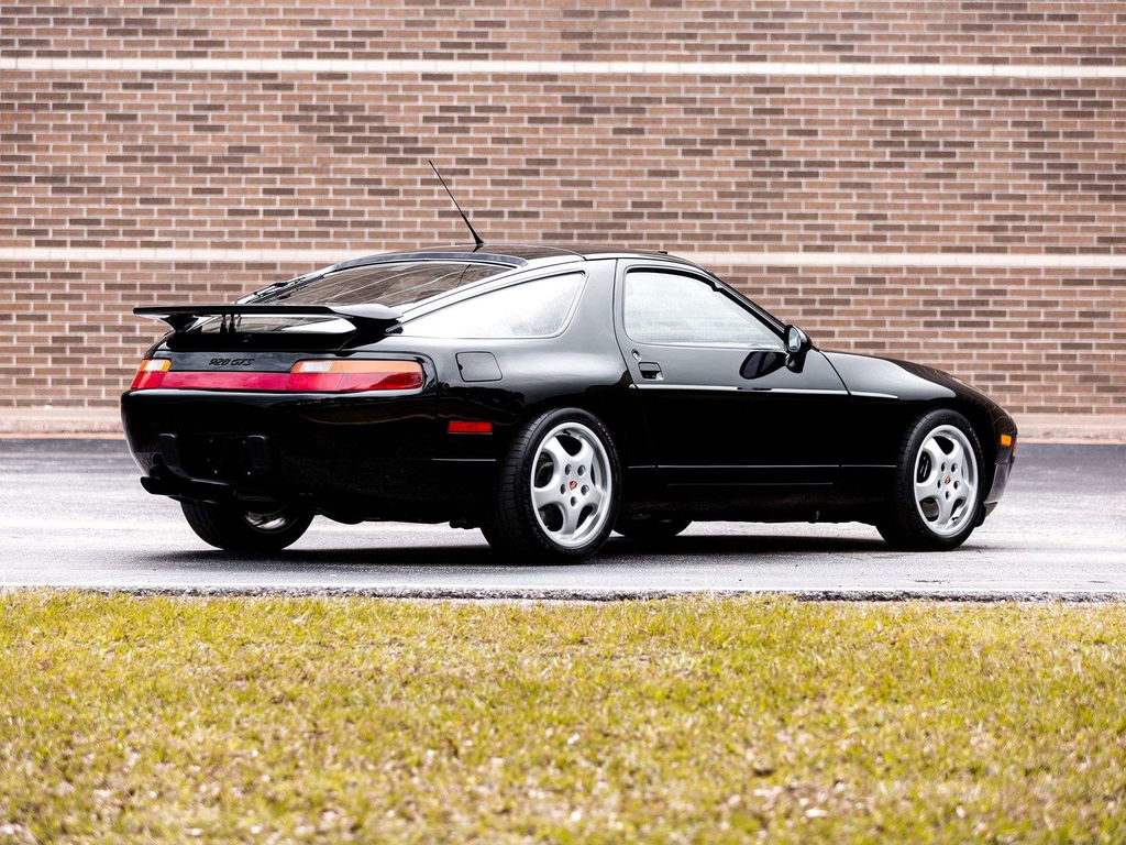Porsche 928 GTS