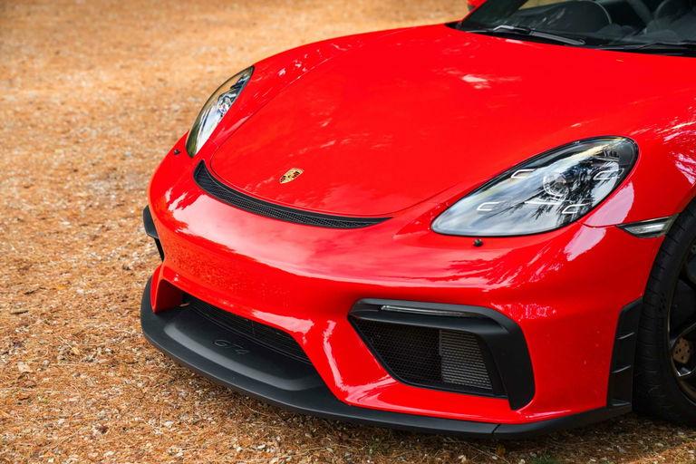 Porsche 718 Cayman GT4