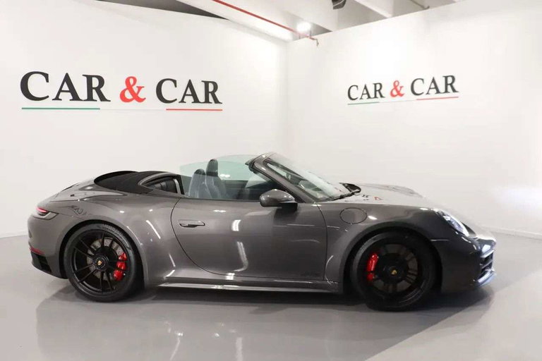 Porsche 992 Carrera 4 GTS