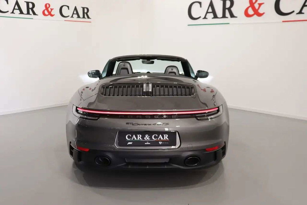 Porsche 992 Carrera 4 GTS
