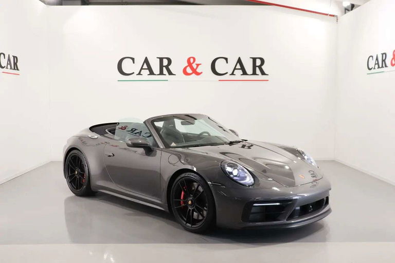 Porsche 992 Carrera 4 GTS