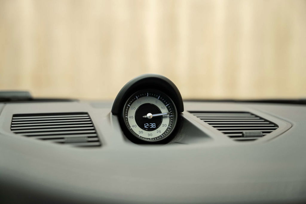 Porsche 992 Carrera 4 GTS