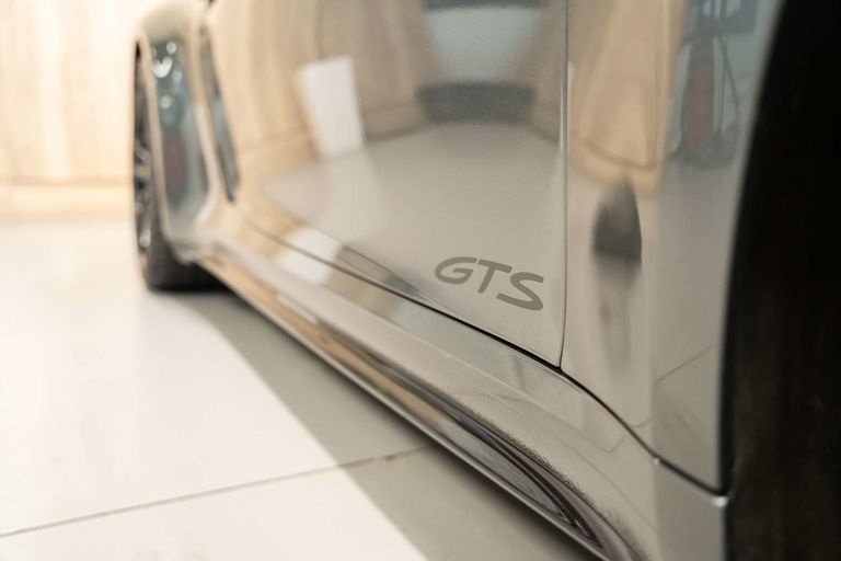 Porsche 992 Carrera 4 GTS