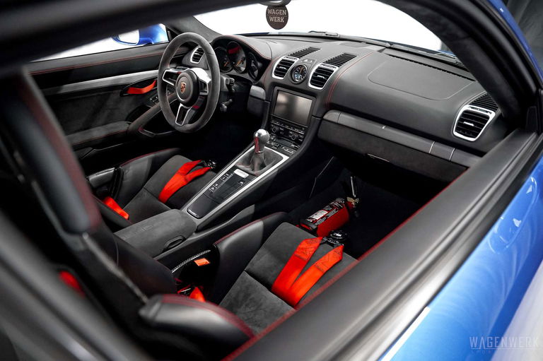 Porsche 981 Cayman GT4