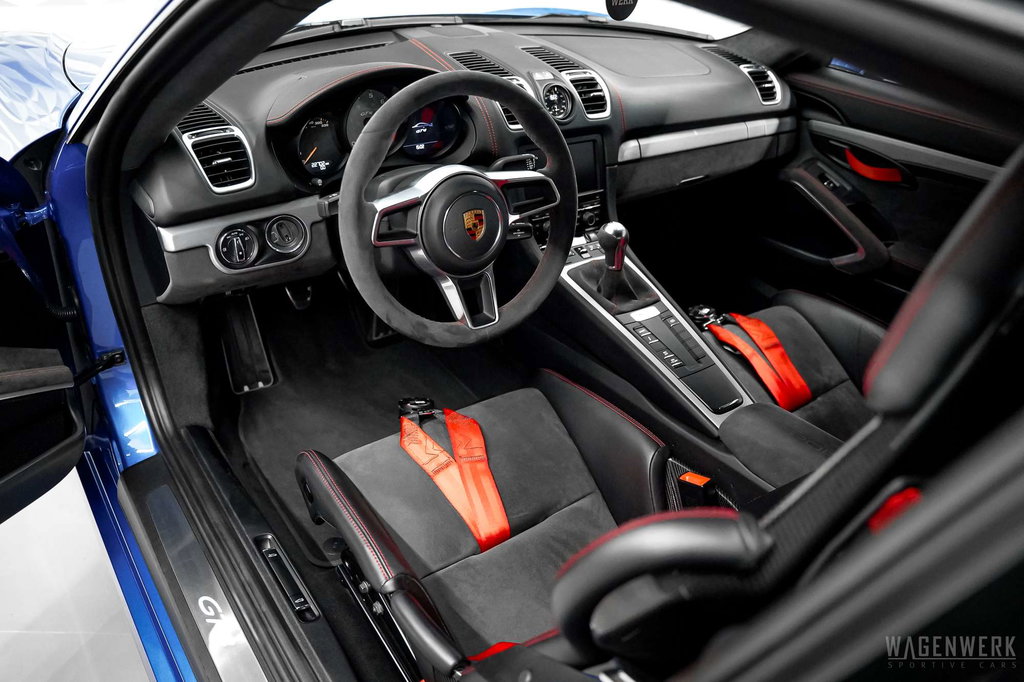 Porsche 981 Cayman GT4