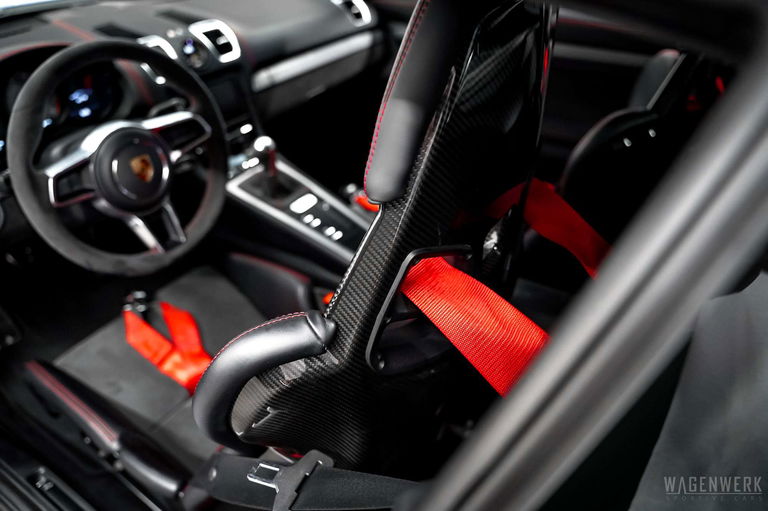 Porsche 981 Cayman GT4