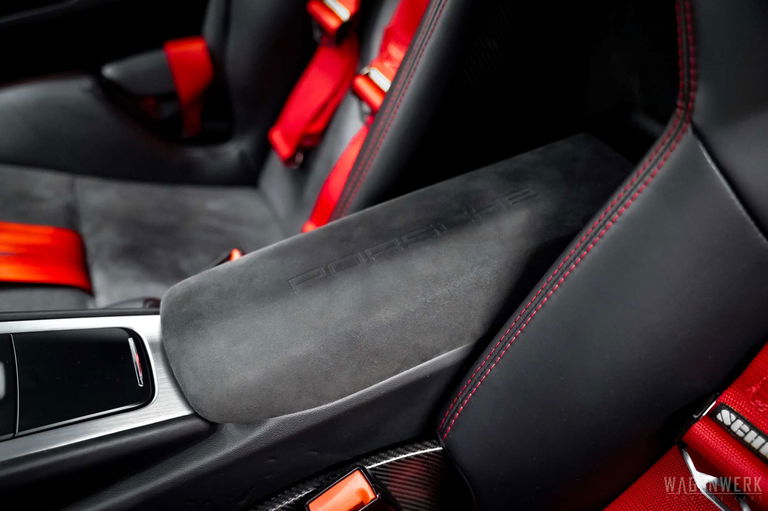 Porsche 981 Cayman GT4