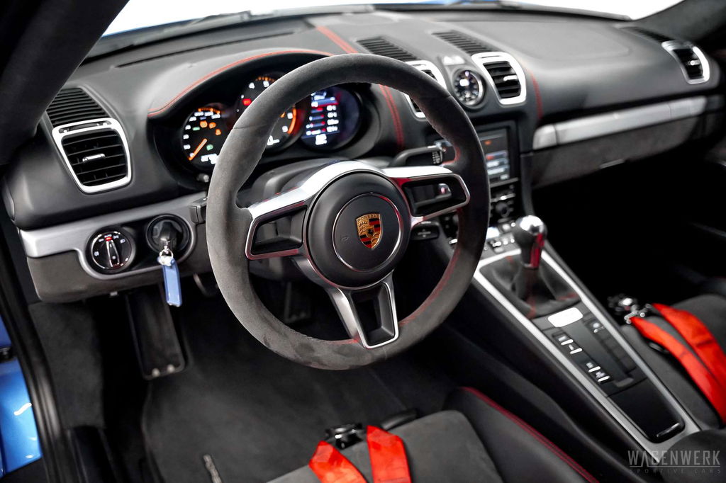 Porsche 981 Cayman GT4