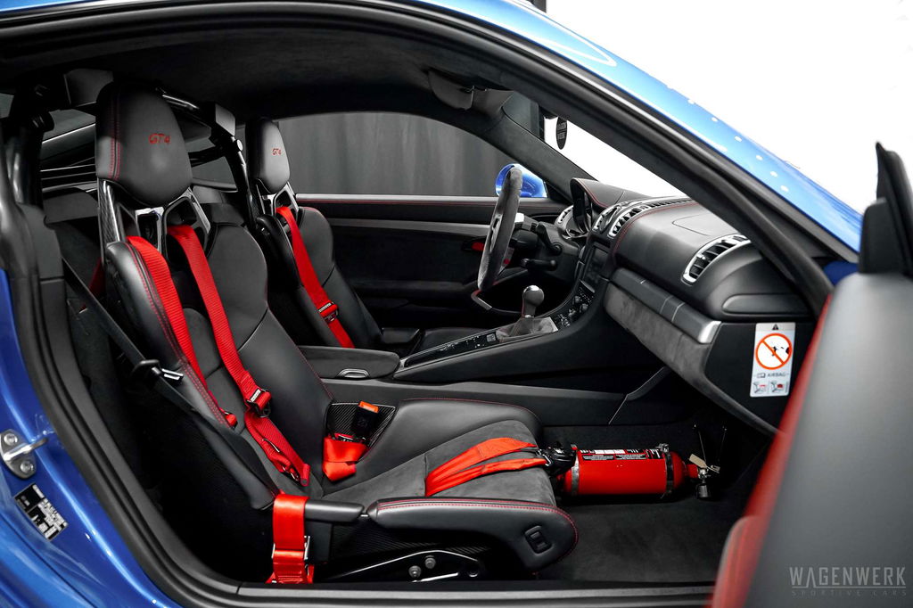 Porsche 981 Cayman GT4