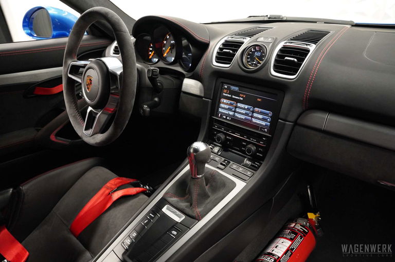 Porsche 981 Cayman GT4