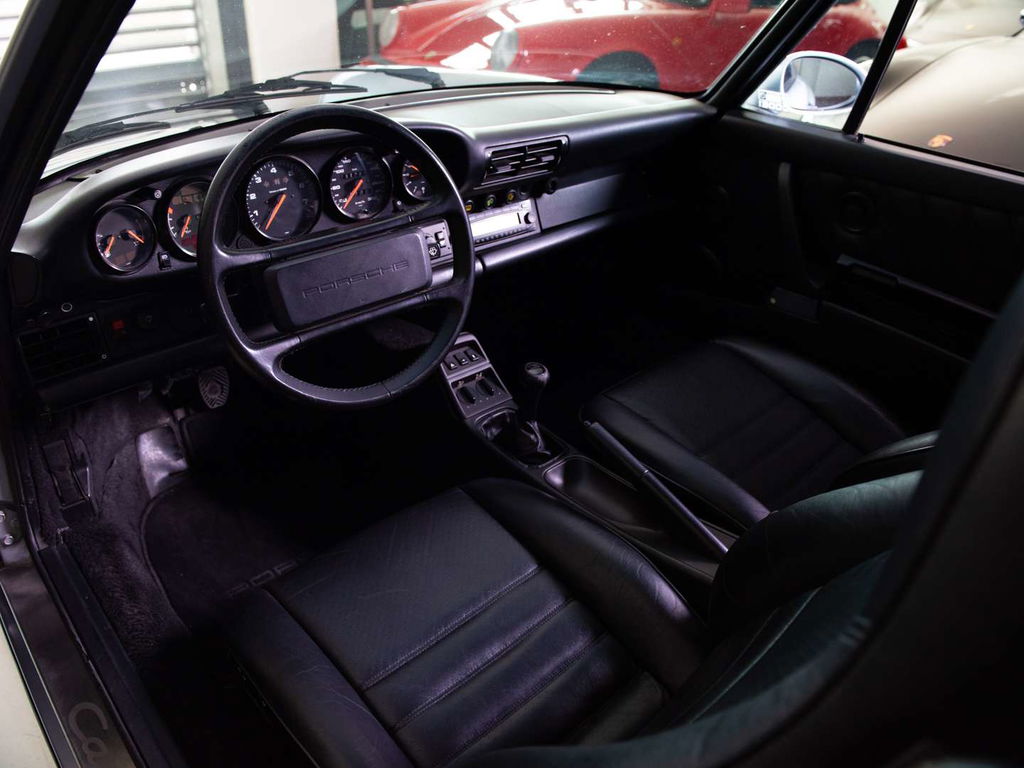 Porsche 964 Carrera 4