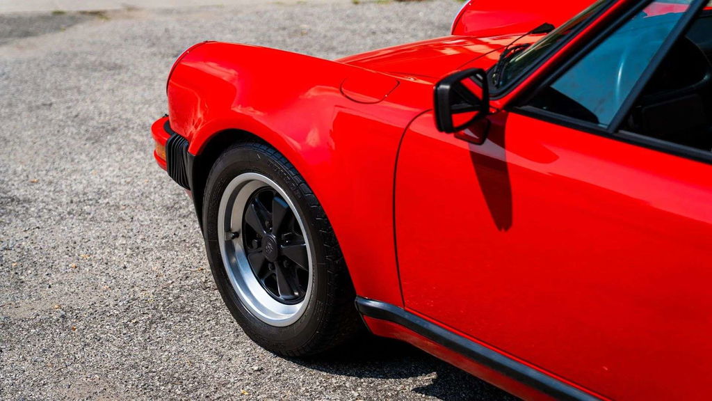 Porsche 911 Turbo 3.3 (US)