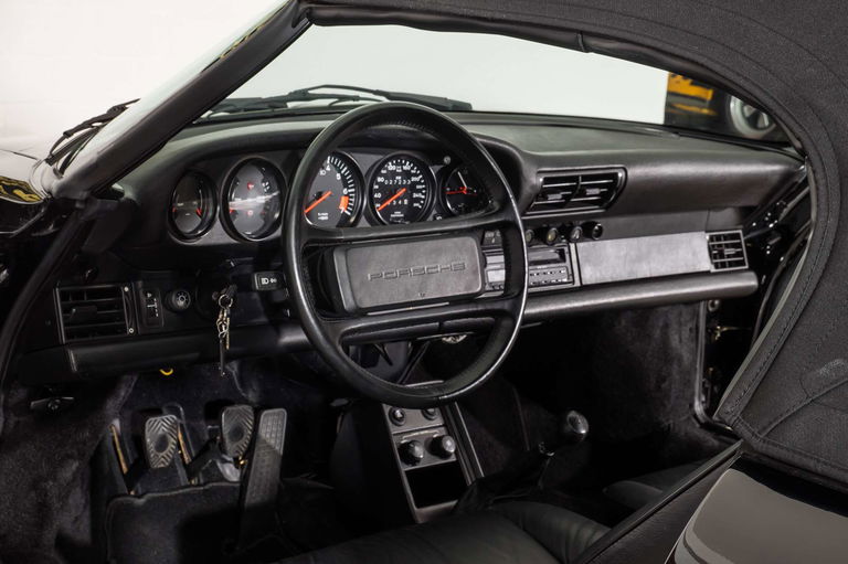 Porsche 911 Carrera 3.2 Speedster