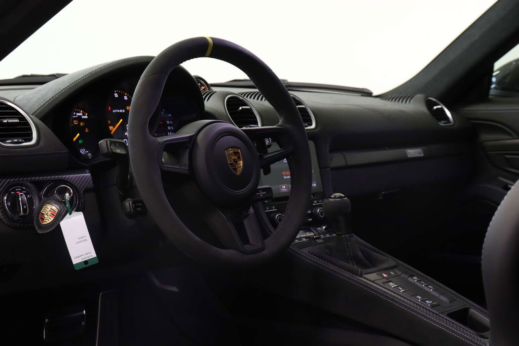 Porsche 718 Cayman GT4 RS