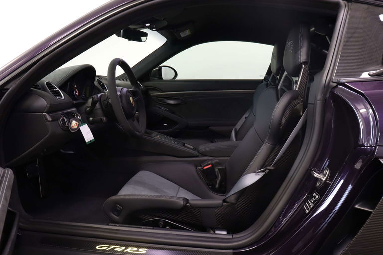 Porsche 718 Cayman GT4 RS