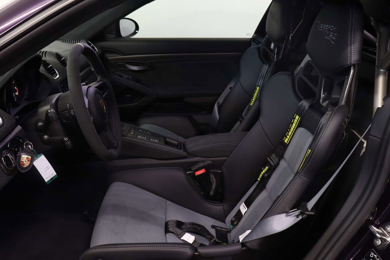 Porsche 718 Cayman GT4 RS