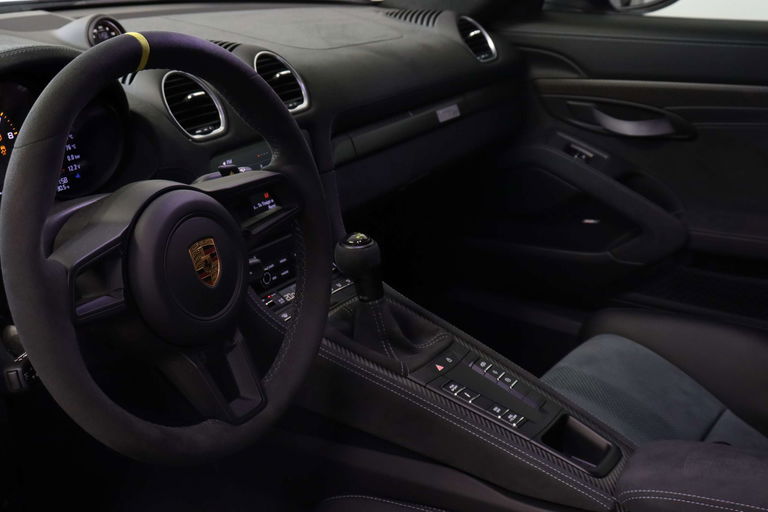 Porsche 718 Cayman GT4 RS