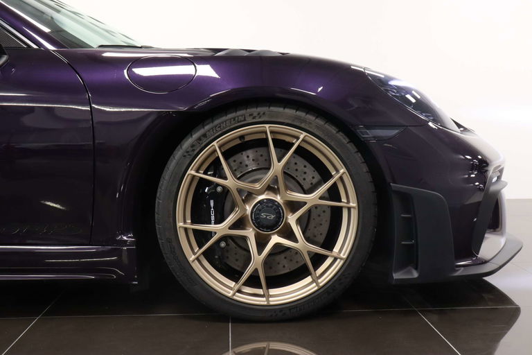 Porsche 718 Cayman GT4 RS