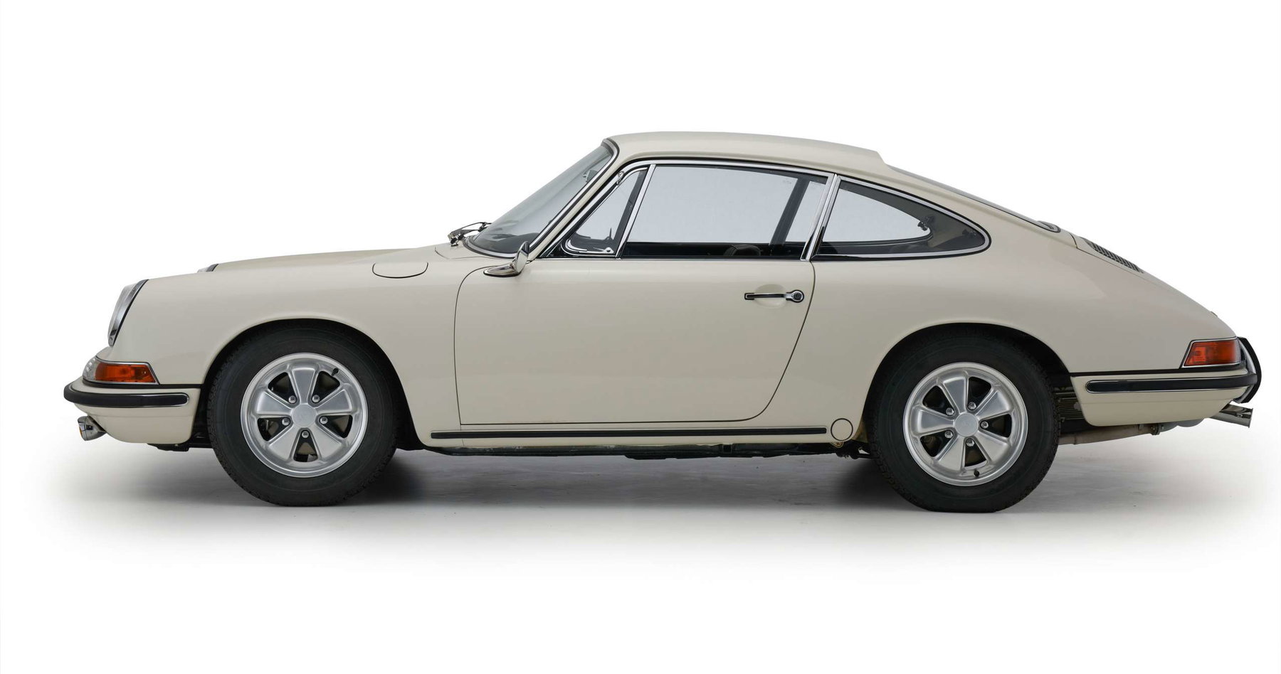 Porsche 911 S (F-Modell) 1966 - elferspot.com - Marketplace for
