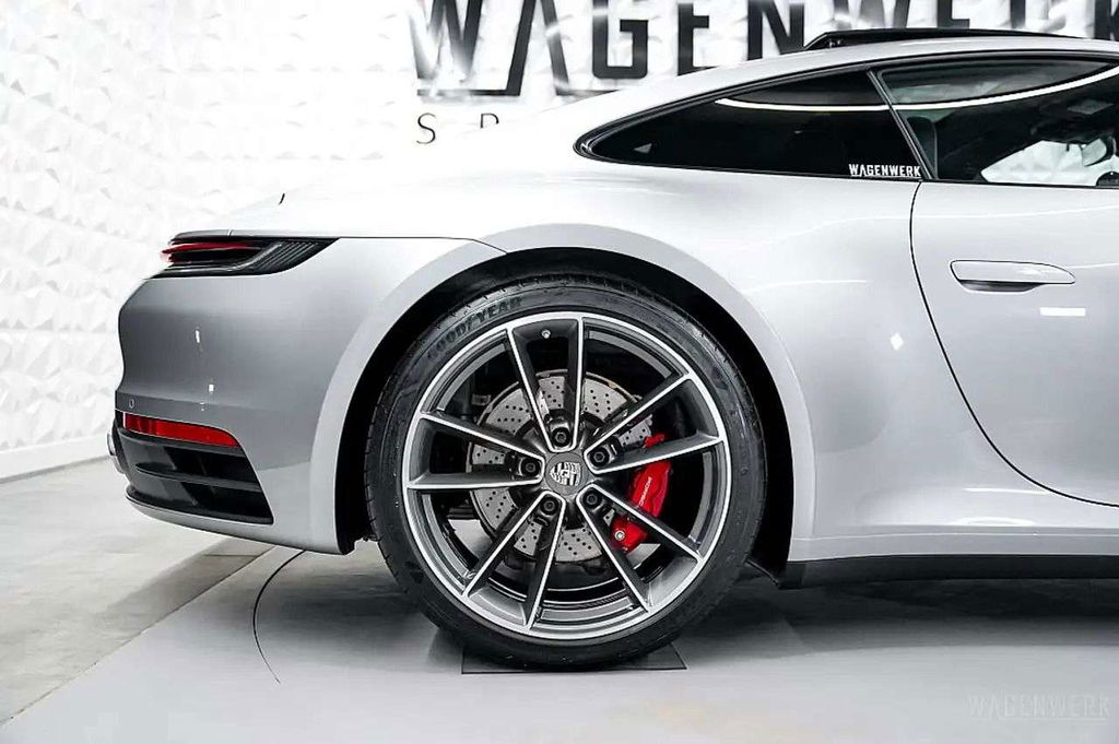 Porsche 992 Carrera 4S