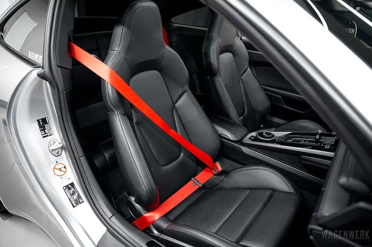 Porsche 992 Carrera 4S