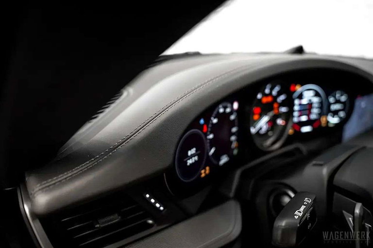 Porsche 992 Carrera 4S