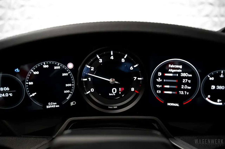 Porsche 992 Carrera 4S