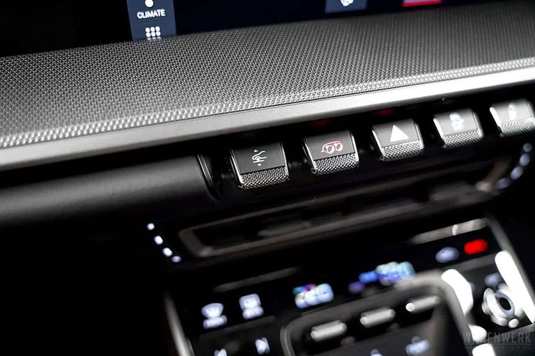 Porsche 992 Carrera 4S