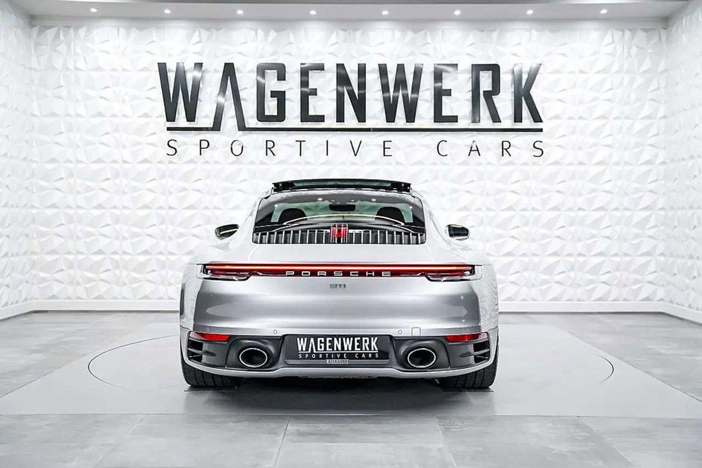 Porsche 992 Carrera 4S