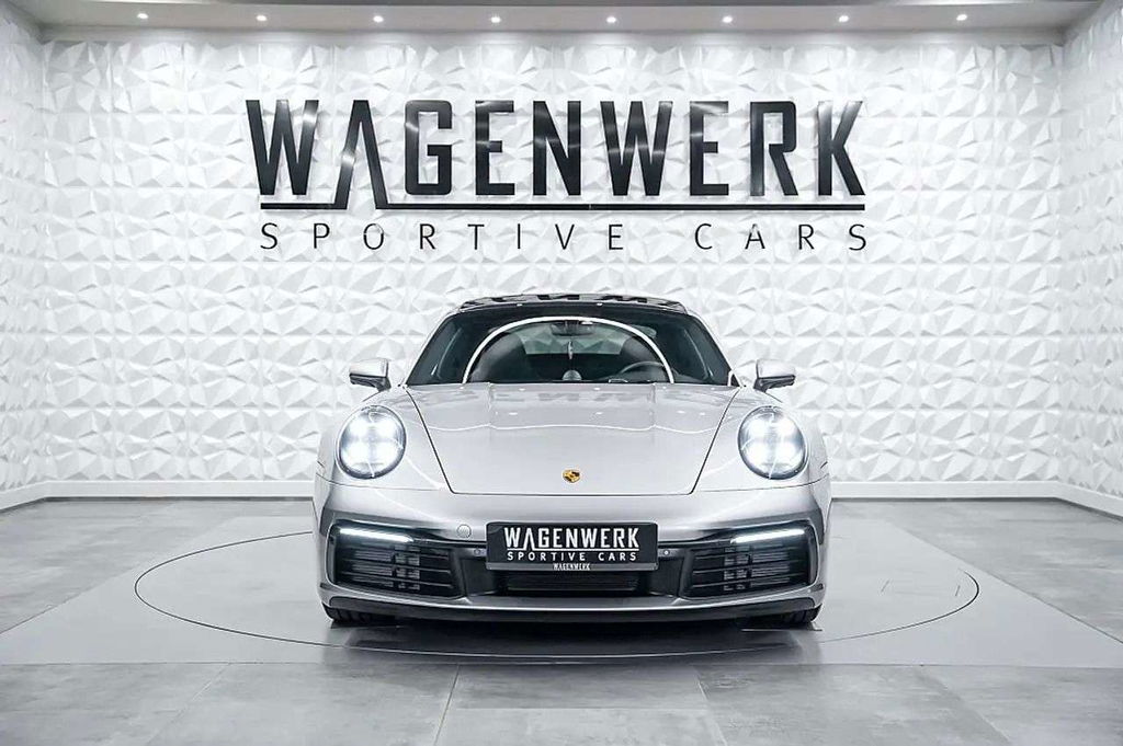 Porsche 992 Carrera 4S