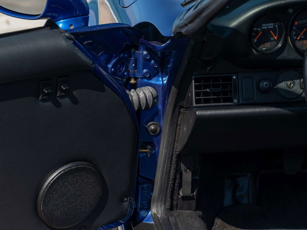 Porsche 964 Carrera 2 Speedster