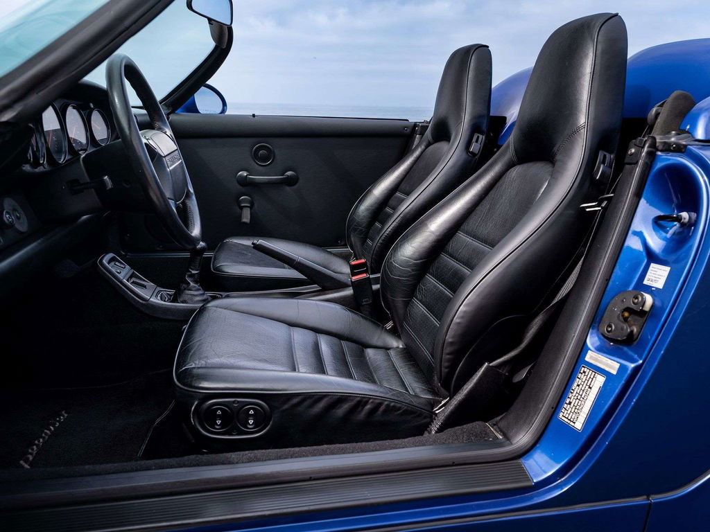 Porsche 964 Carrera 2 Speedster