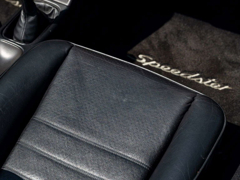 Porsche 964 Carrera 2 Speedster