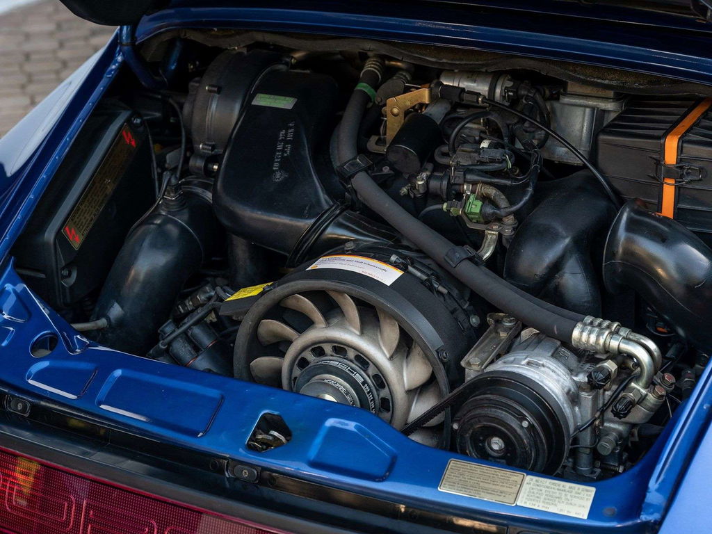 Porsche 964 Carrera 2 Speedster