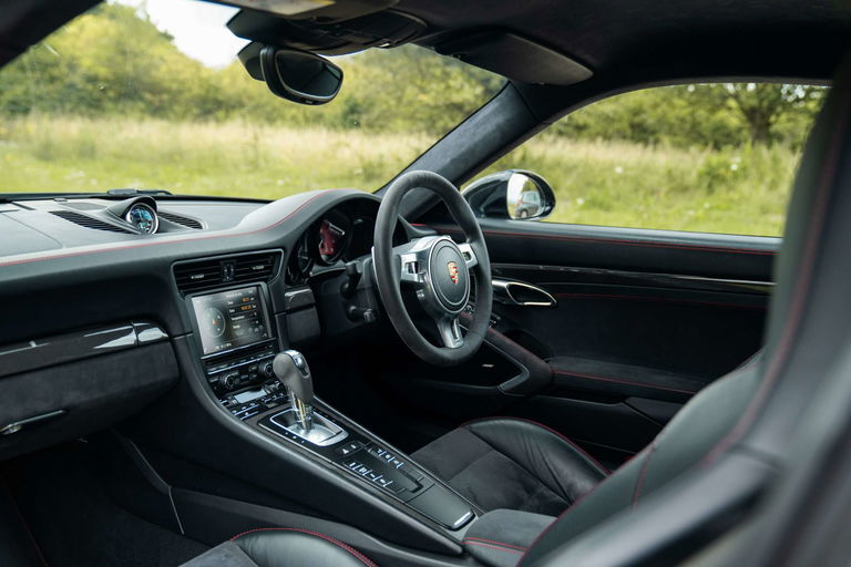 Porsche 991 Carrera GTS