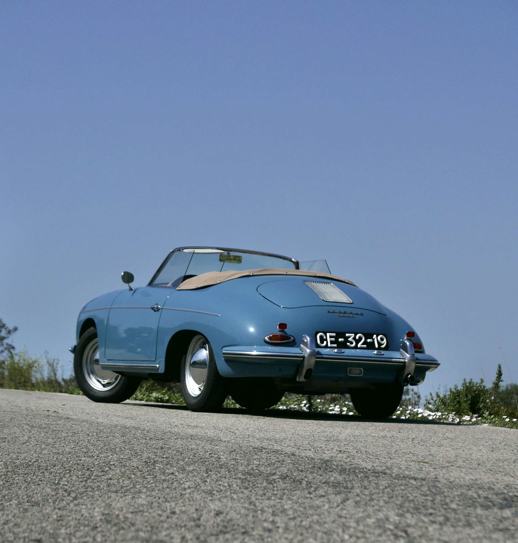 Porsche 356 B 1600 Roadster 1961 - elferspot.com - Marketplace for