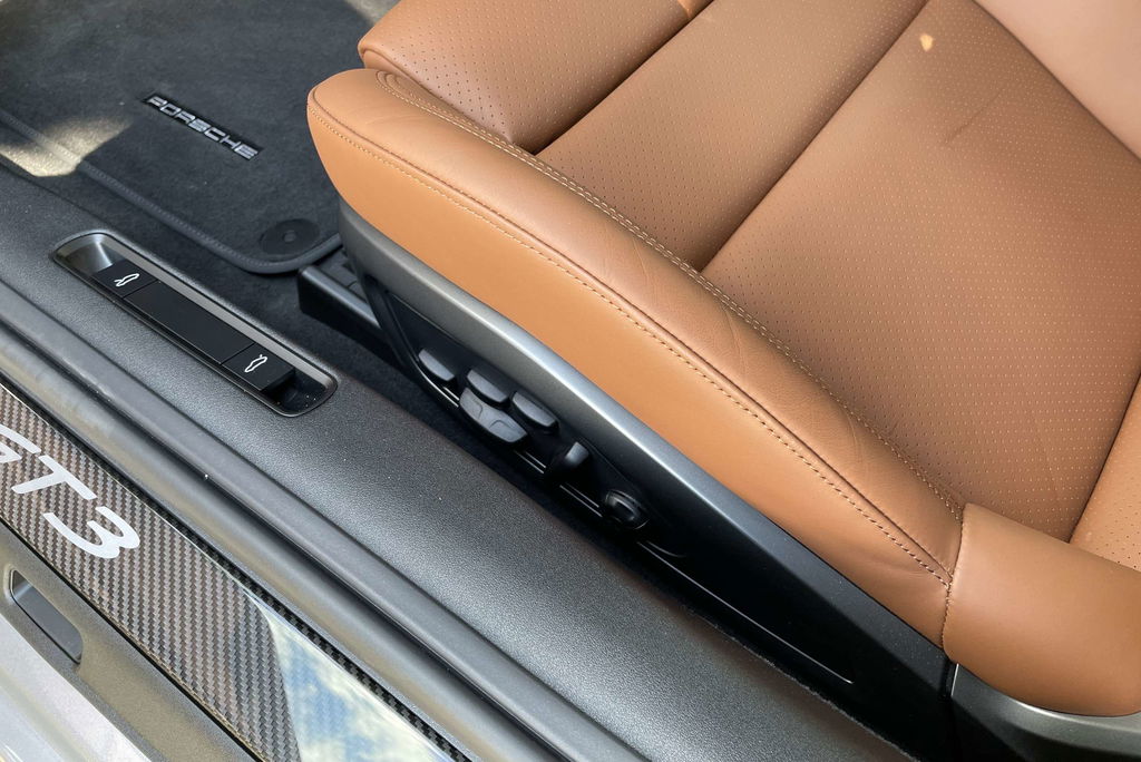 Porsche 992 GT3 Touring