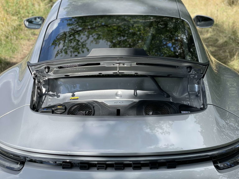 Porsche 992 GT3 Touring