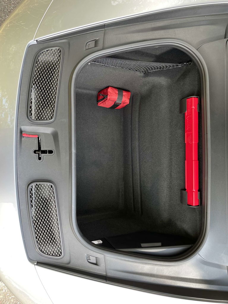 Porsche 992 GT3 Touring