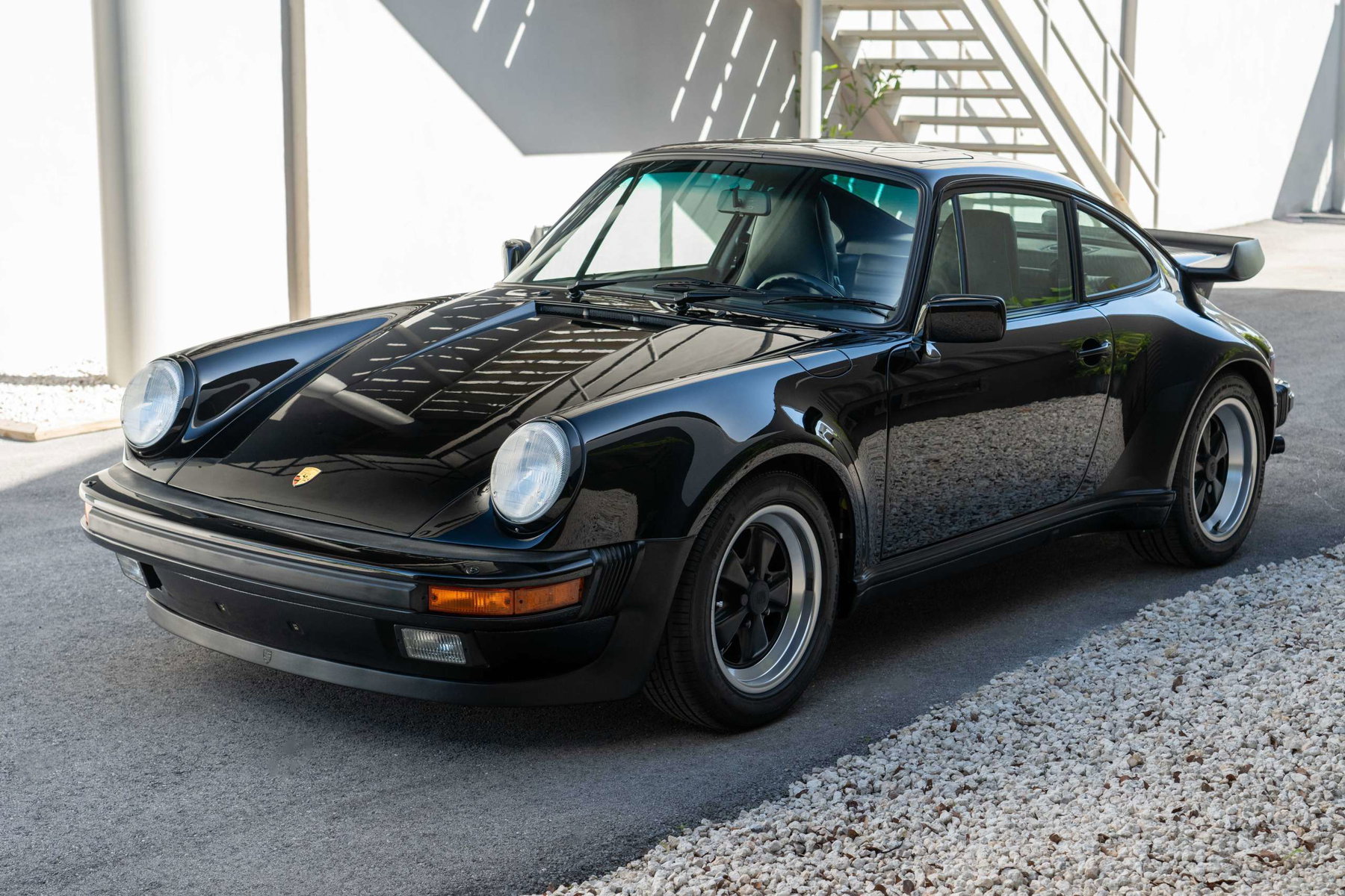 Porsche 911 Turbo 3.3 (US) 1987 - elferspot.com - Marketplace for
