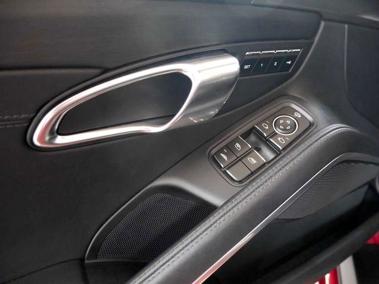 Porsche 991.2 Carrera GTS