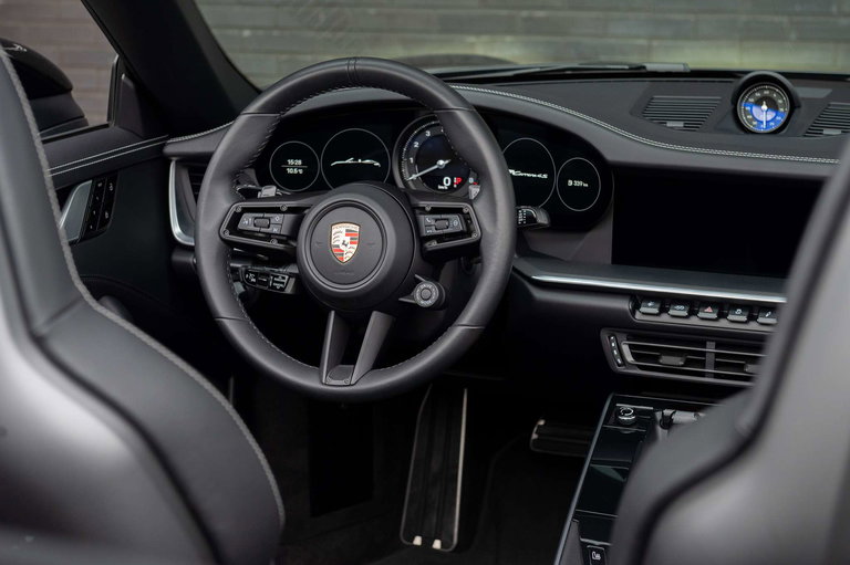 Porsche 992 Carrera 4S