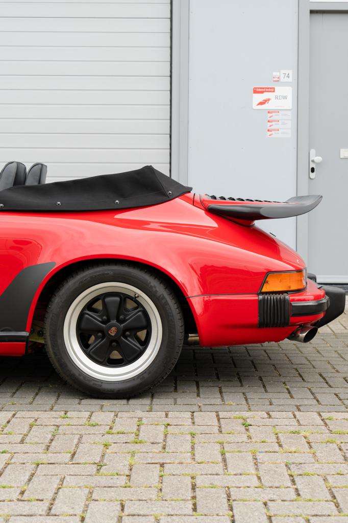 Porsche 911 Carrera 3.2