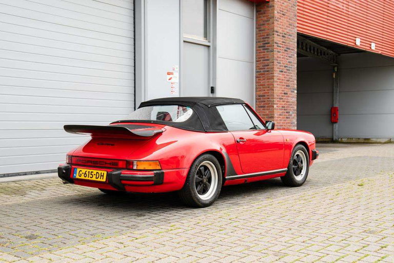 Porsche 911 Carrera 3.2