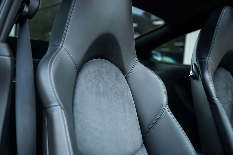 Porsche 997.2 Carrera GTS