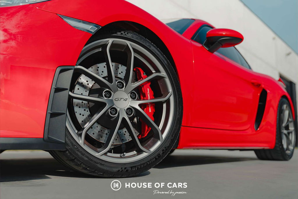 Porsche 718 Cayman GT4