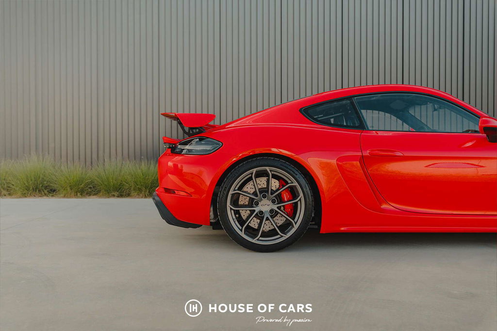 Porsche 718 Cayman GT4